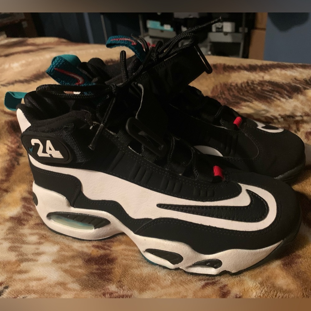 Nike Air Griffey Max 1 Grade School 2021 Freshwater Black Size 5y DD8561-100
